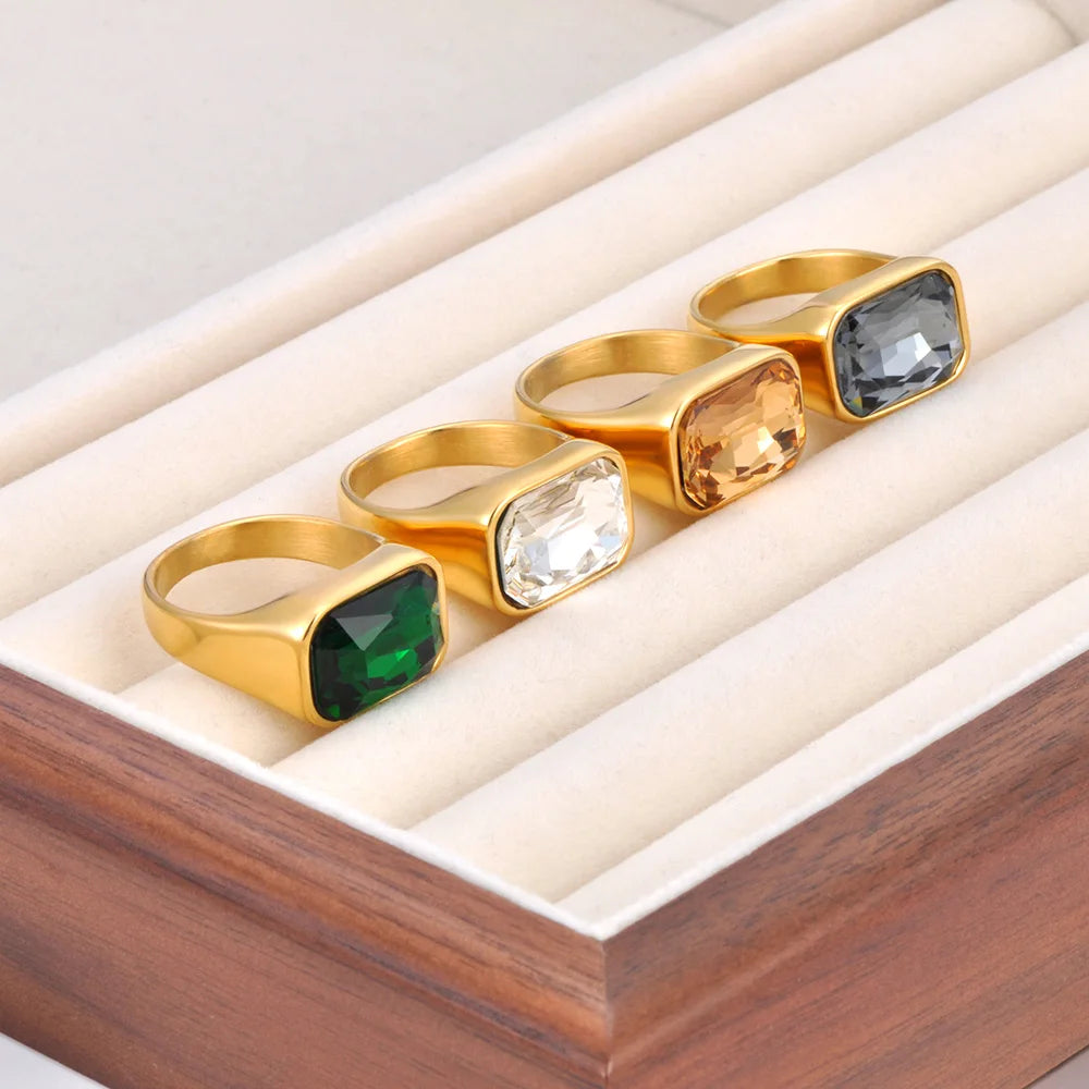 Lokaer, anillo de boda de acero inoxidable con circonita cúbica brillante de lujo, chapado en oro de 18 quilates PVD, joyería resistente al agua R24007