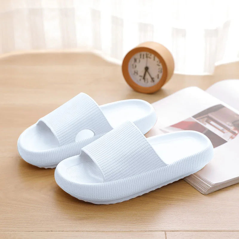 Zapatillas de nube con plataforma gruesa para mujer, sandalias deslizantes con almohada de suela blanda Eva para interior del hogar, chanclas de playa antideslizantes de verano 2025