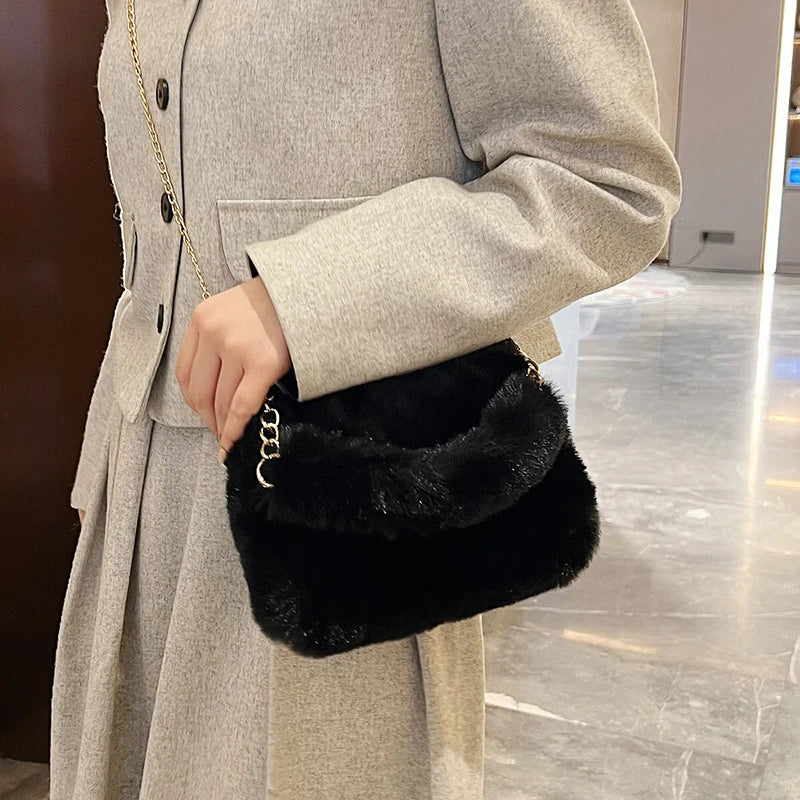 Bolso de mano de piel sintética de felpa para otoño e invierno, bandolera pequeña con cadena cuadrada, bolso de compras cálido y esponjoso a la moda