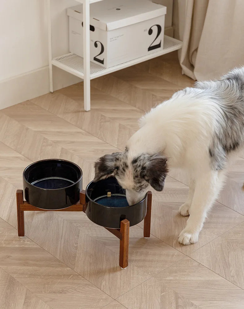 Cuencos grandes de cerámica para mascotas de 1800 ml con soporte de madera: platos de alimentación para perros grandes elevados dobles, cuencos antideslizantes para gatos