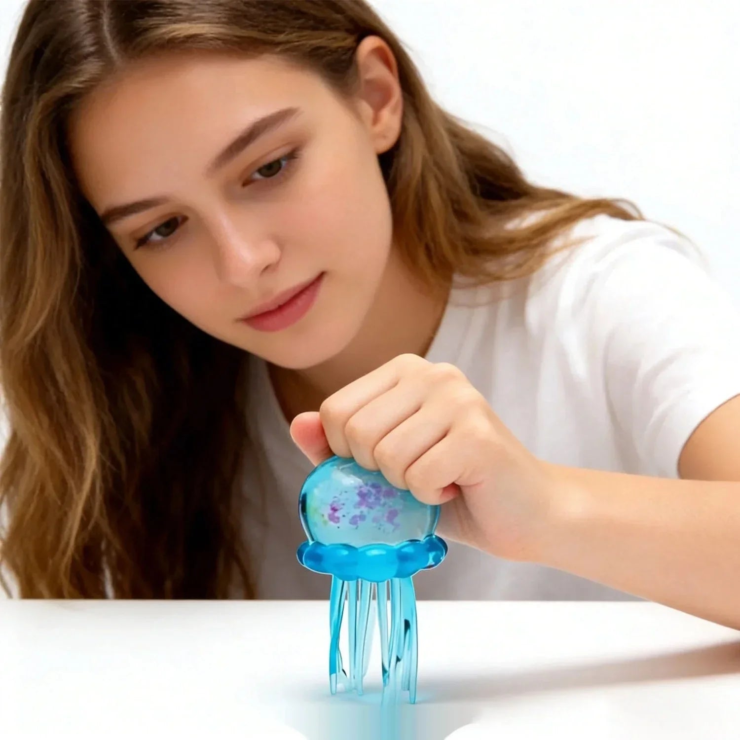 En Stock: Needoh Fuzz Ball Jellyfish Squishy Blind Box Series, Varios Colores, Lindas Medusas de Juguete para Aliviar el Estrés y la Relajación