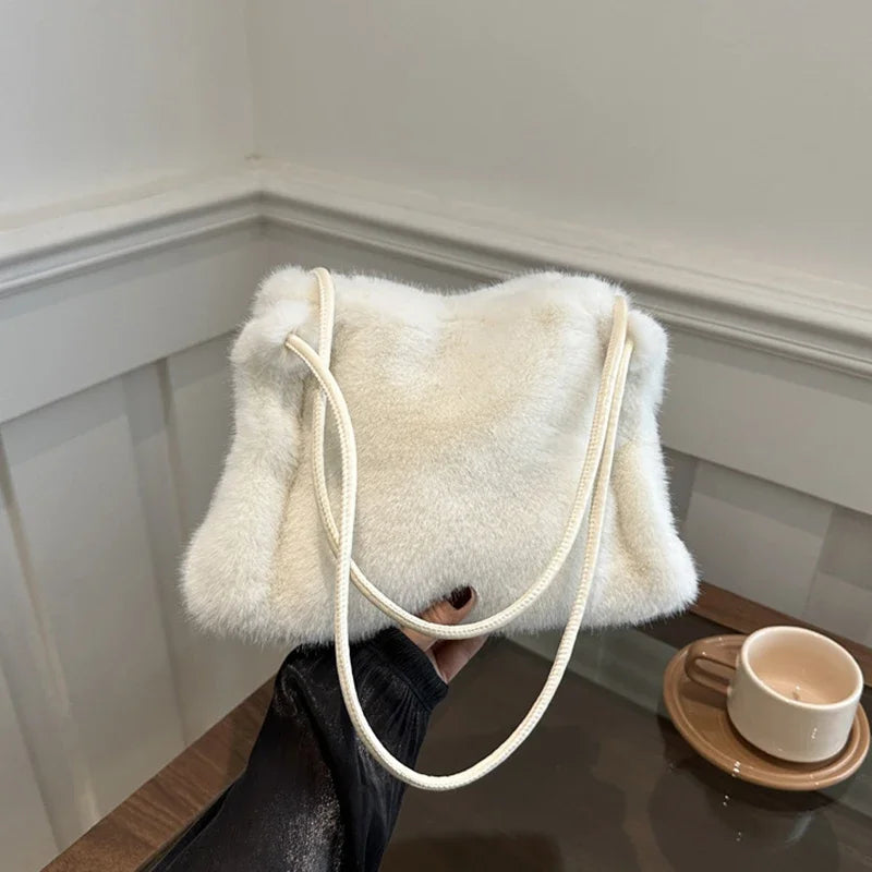 Nuevo bolso de mano de felpa para Otoño e Invierno, bolso de compras cruzado con cadena de Color sólido versátil, bolsos de mensajero con cadena de nuevo diseño para mujer