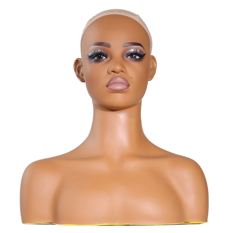 Cabeza de maniquí femenina realista con hombros, labio más completo, pestañas, agujeros para las orejas, cabeza de maniquí de maquillaje africano, busto, soporte para cabeza de peluca