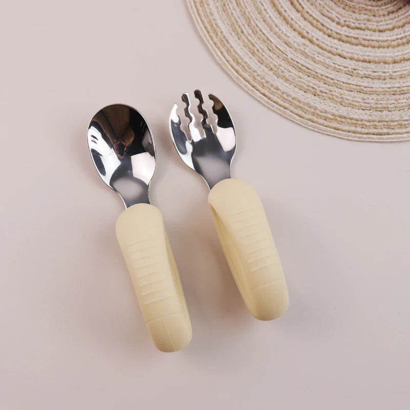 Nuevo Juego de Tenedores y Cucharas de Acero Inoxidable para Bebés, con Mango Corto Fácil de Agarrar y Puntas de Silicona para que los Niños Pequeños Aprendan a Masticar