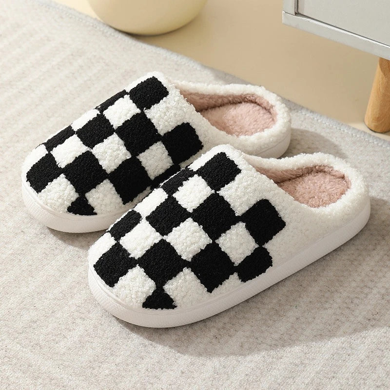Zapatilla a cuadros para mujer, invierno cálido, hogar, dibujos animados Kawaii, Contton de felpa, interior, divertido, lindo, peludo, zapatos de suelo para casa, tablero de ajedrez femenino