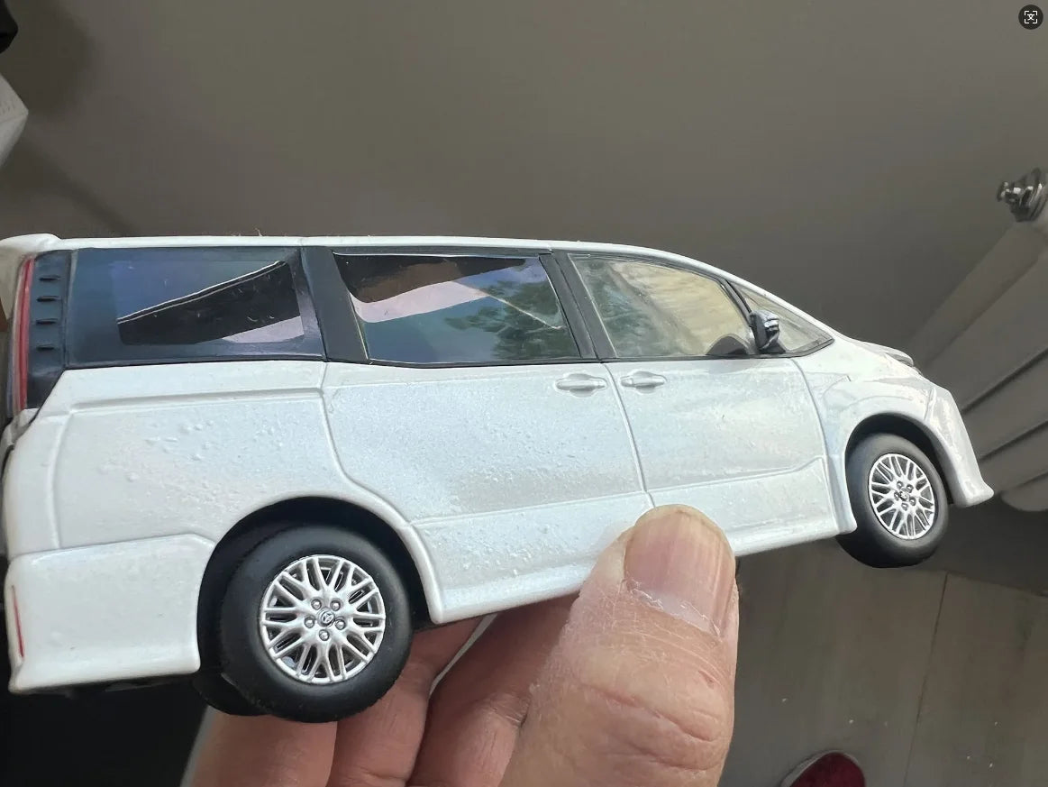 Modelo de Auto Edición Concesionario, Toyota Noah Business MPV Escala 1:30, Defecto en la Pintura, Modelo Fundido a Presión para Colecciones, Exhibición y Regalo para Amigos