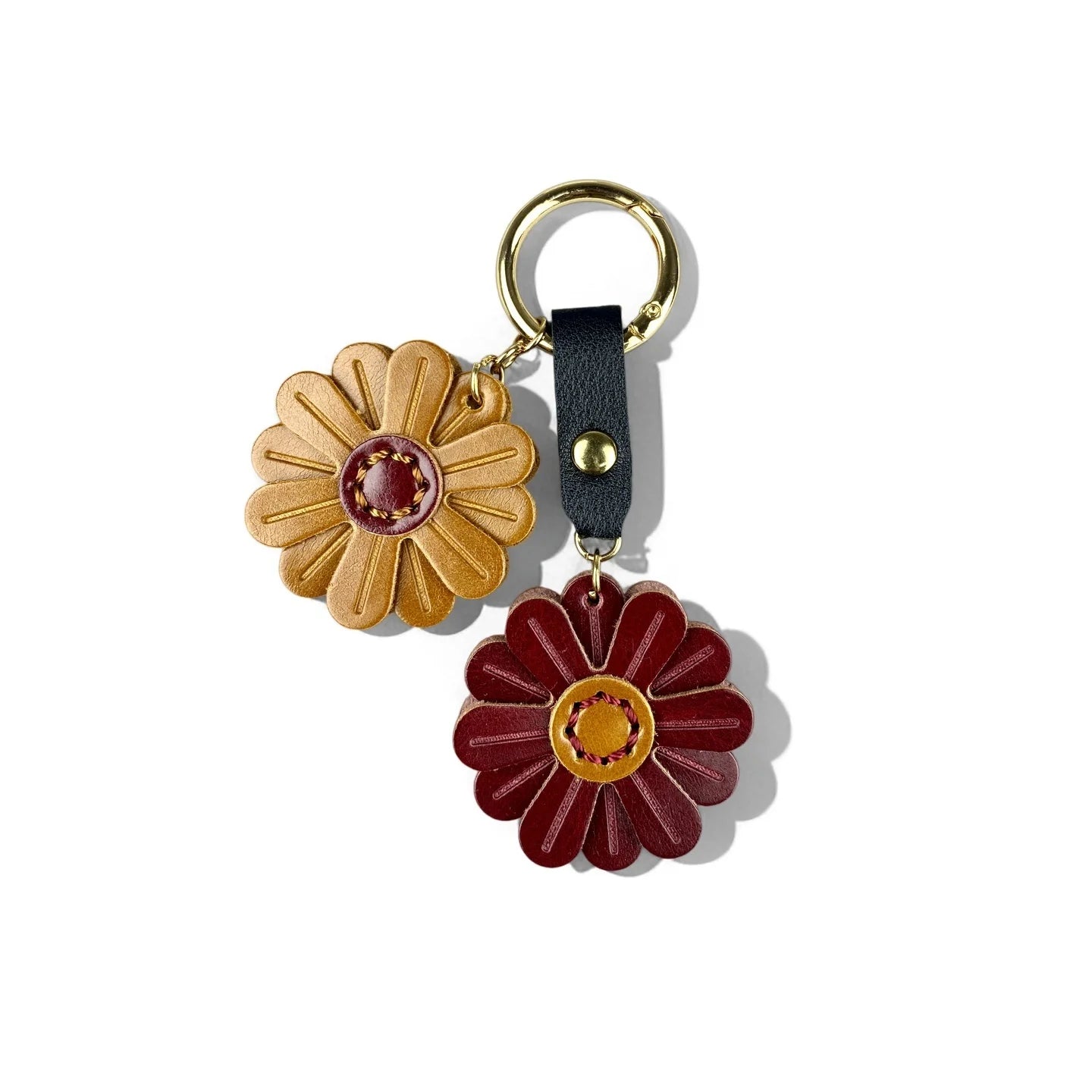 Llavero de mariposa de cuero PU en tonos tierra - Colgante de cuero PU hecho a mano para bolso, accesorio para cartera, regalos florales en tonos neutros cálidos