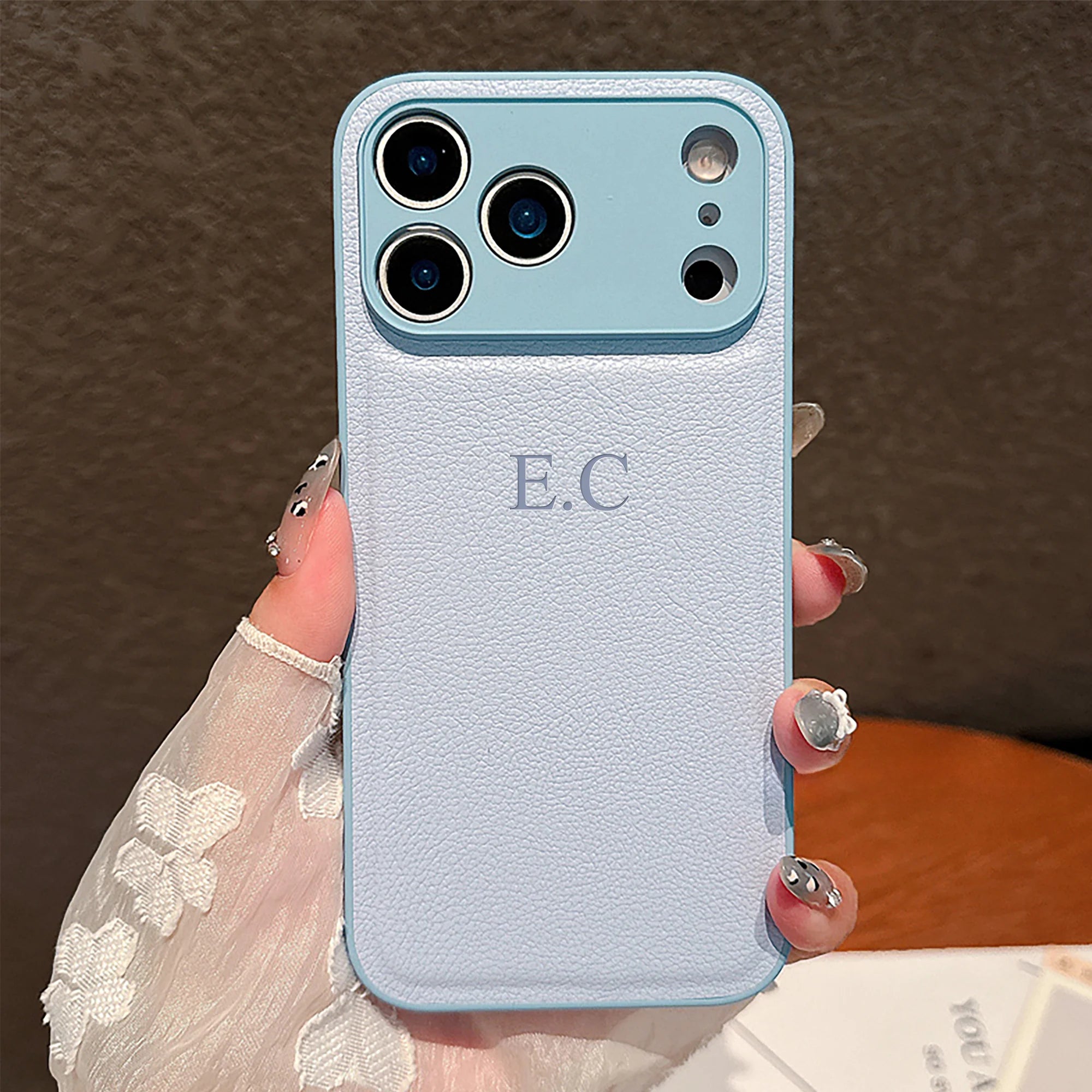 Funda de teléfono de cuero sintético con grabado en caliente 3D DIY con nombre personalizado de lujo para iPhone 17 16 15 14 13 Pro Max Plus Air