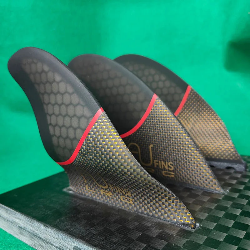Aletas de surf YF Wave-like, talla M, hechas de fibra de carbono con diseño de panal negro y te lo mereces.