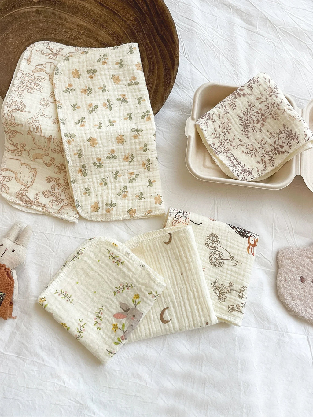 Paquete de 5 toallas cuadradas de gasa crepé para bebé, baberos bordados con dibujos florales, transpirables y que no sofocan, toallas faciales para bebé, pañuelos de lactancia, paquete combinado multicolor, toallitas fac
