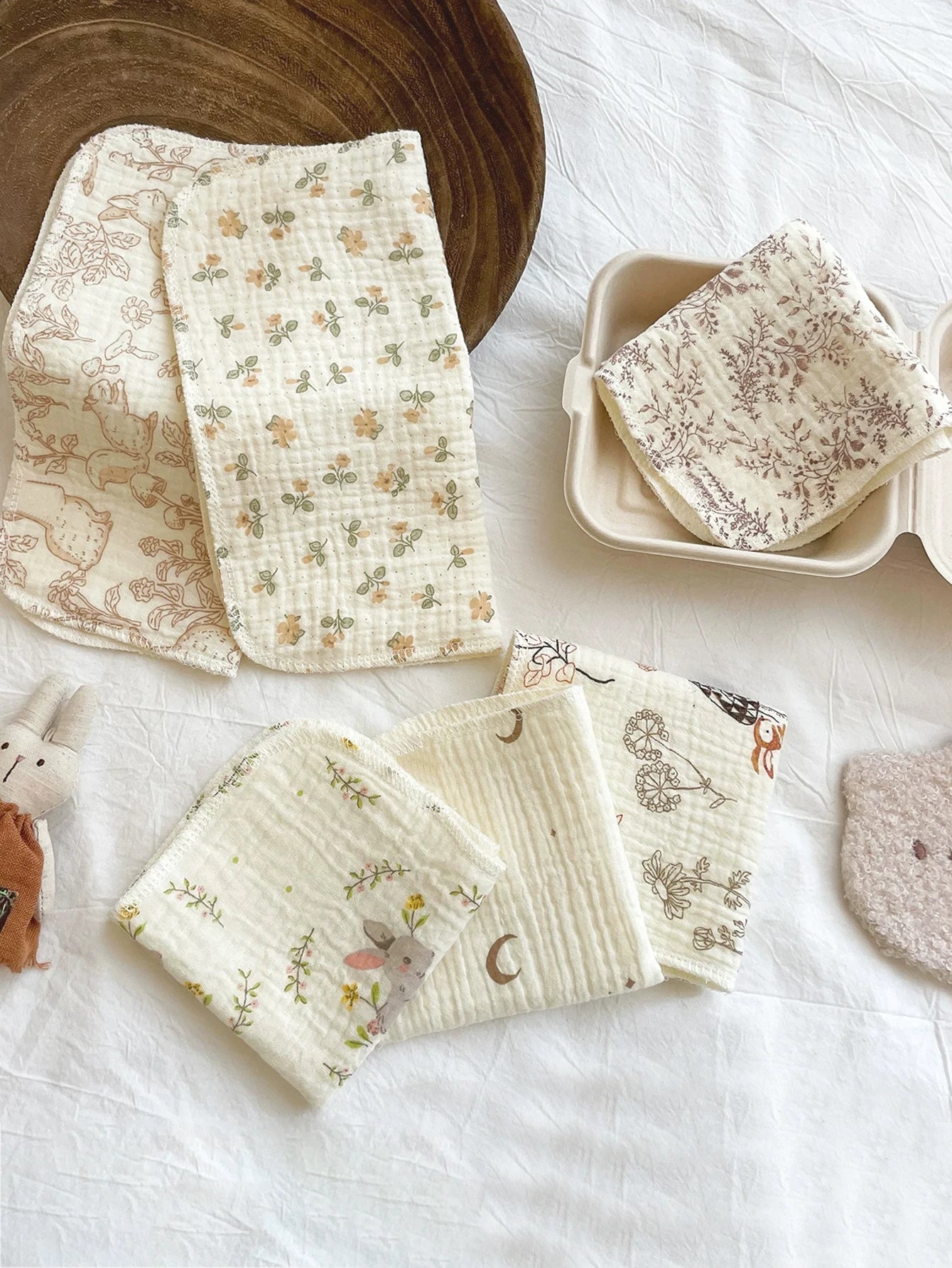 Paquete de 5 toallas cuadradas de gasa crepé para bebé, baberos bordados con dibujos florales, transpirables y que no sofocan, toallas faciales para bebé, pañuelos de lactancia, paquete combinado multicolor, toallitas fac