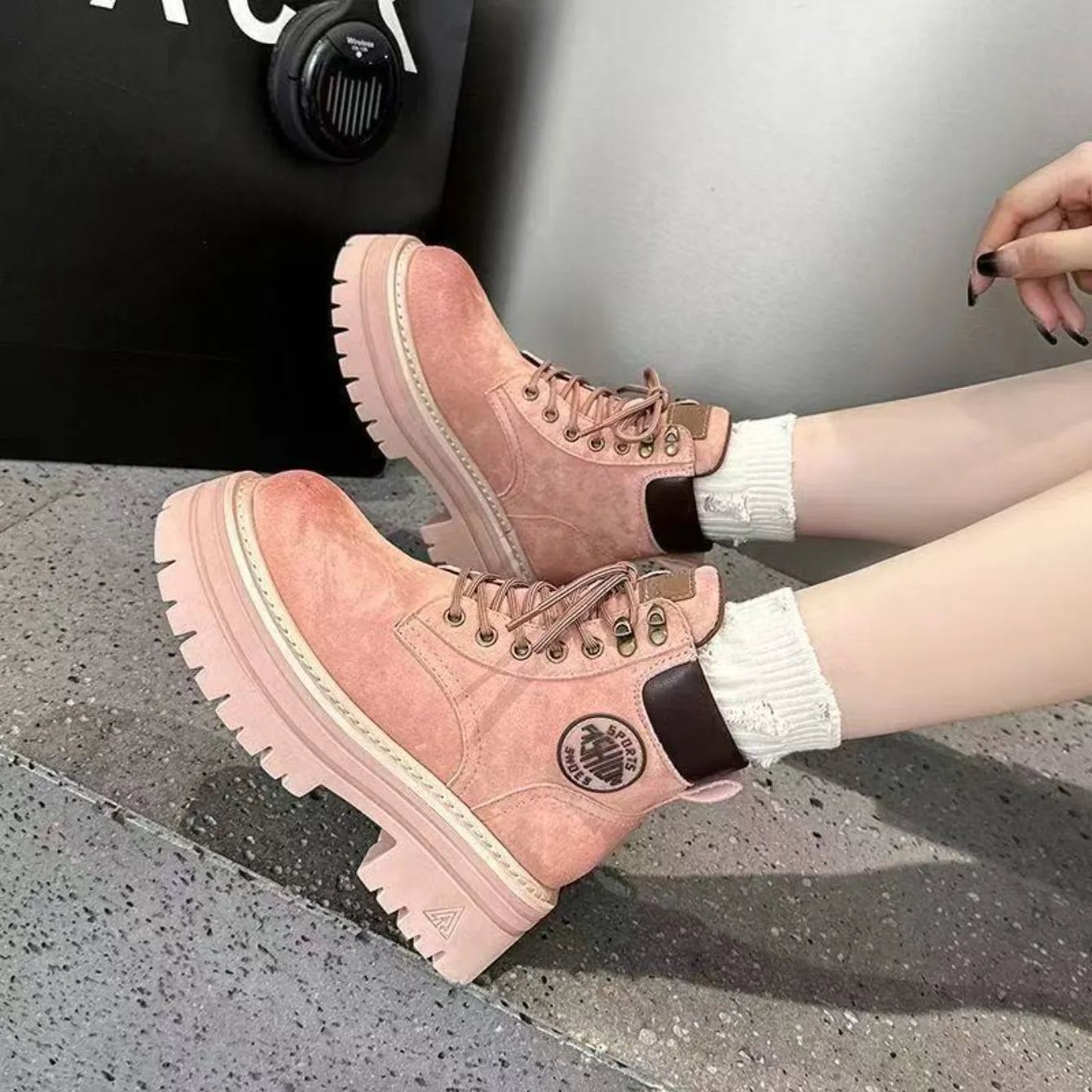 Botas cortas de tacón medio para mujer, zapatos altos a la moda, nuevos botines cómodos con cordones para ocio al aire libre para otoño e invierno
