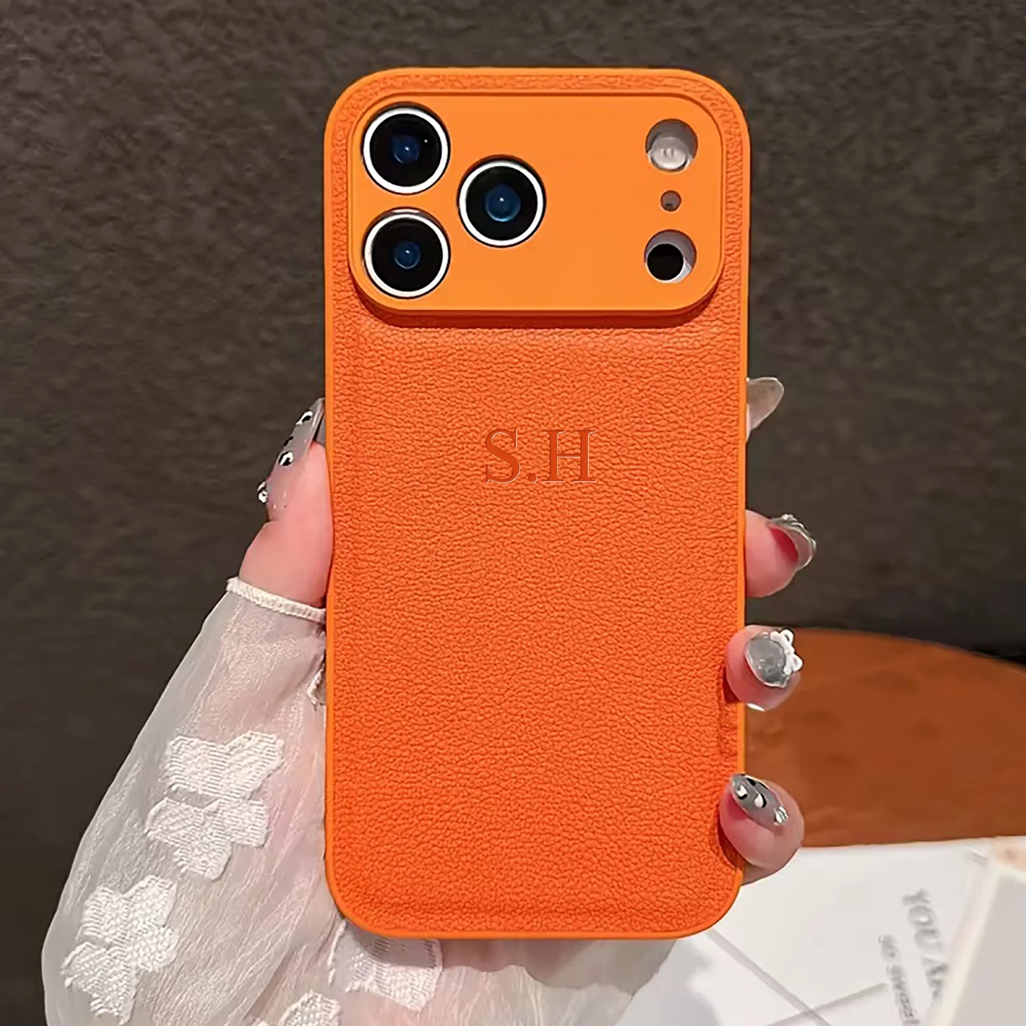Funda de teléfono de cuero sintético con grabado en caliente 3D DIY con nombre personalizado de lujo para iPhone 17 16 15 14 13 Pro Max Plus Air