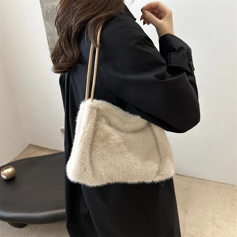 Nuevo bolso de mano de felpa para Otoño e Invierno, bolso de compras cruzado con cadena de Color sólido versátil, bolsos de mensajero con cadena de nuevo diseño para mujer
