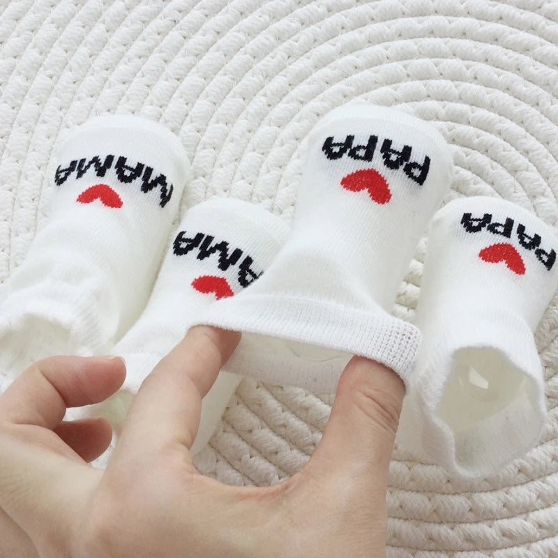 2 pares de calcetines blancos para bebés recién nacidos, bonitos calcetines de algodón Love MAMA PAPA Bebe, regalo para niños pequeños, diseño de paquete de calcetines