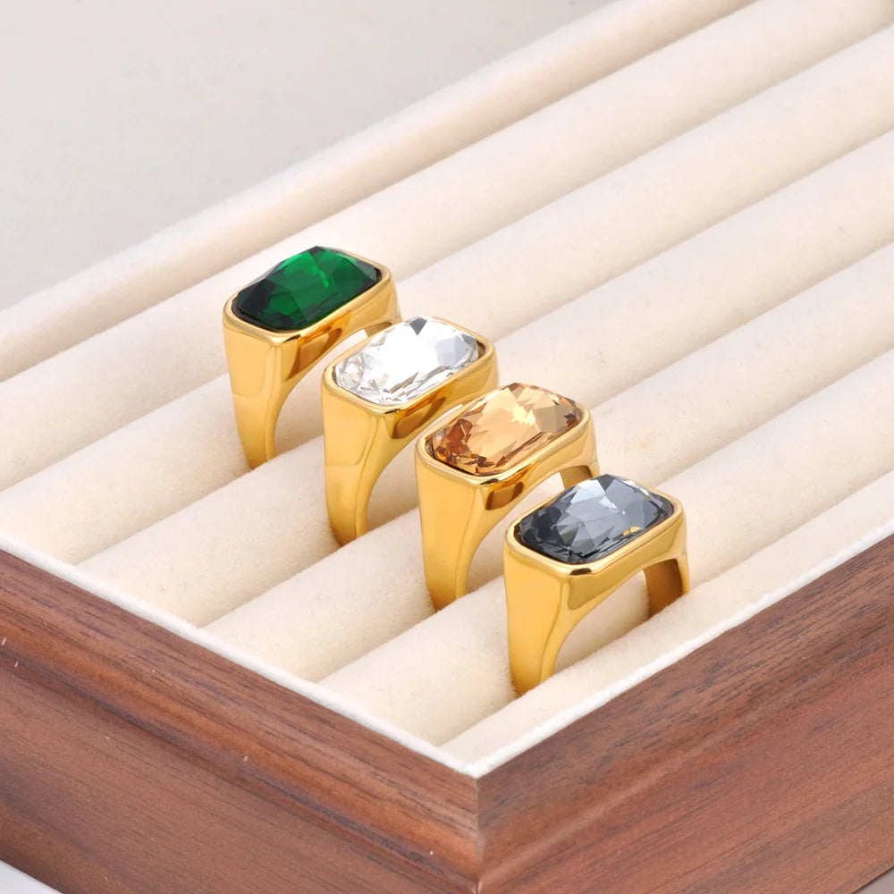 Lokaer, anillo de boda de acero inoxidable con circonita cúbica brillante de lujo, chapado en oro de 18 quilates PVD, joyería resistente al agua R24007
