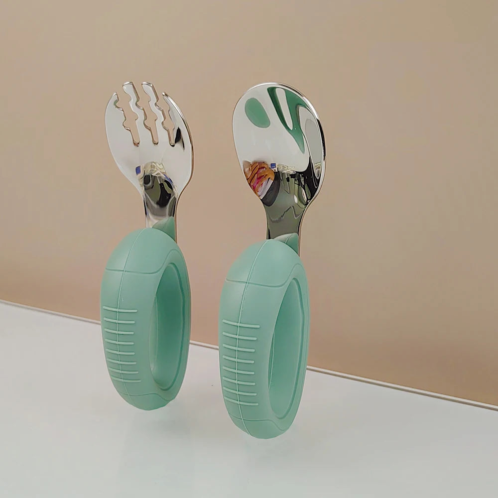 Nuevo Juego de Tenedores y Cucharas de Acero Inoxidable para Bebés, con Mango Corto Fácil de Agarrar y Puntas de Silicona para que los Niños Pequeños Aprendan a Masticar