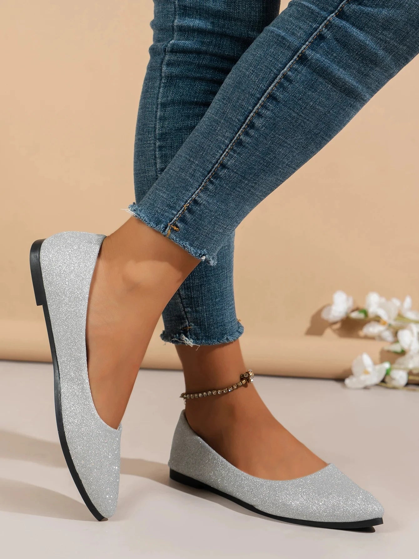 Nueva llegada 2024 zapatos de verano bonitos y a la moda con punta estrecha para mujer, zapatos planos de bailarina, zapatos informales cómodos para mujer