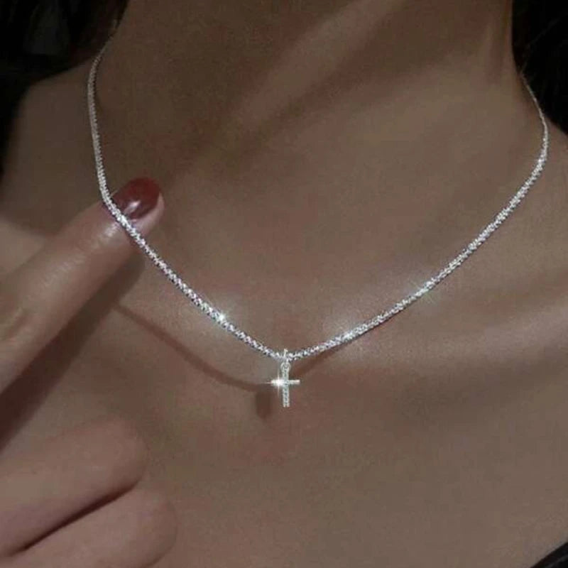 Collar brillante de Color plateado para mujer, gargantilla de cadena de clavícula a la moda, accesorios de joyería para fiesta y boda coreanos para niñas