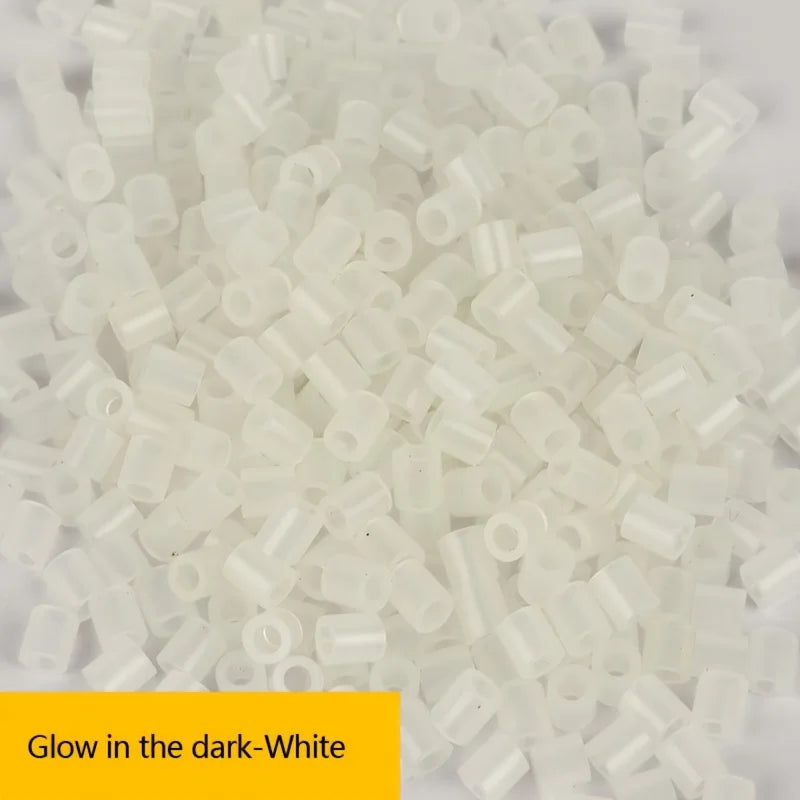 Cuentas fusibles que brillan en la oscuridad: 500 piezas, colores blancos, cuentas de planchado de 5 mm para joyería y manualidades DIY