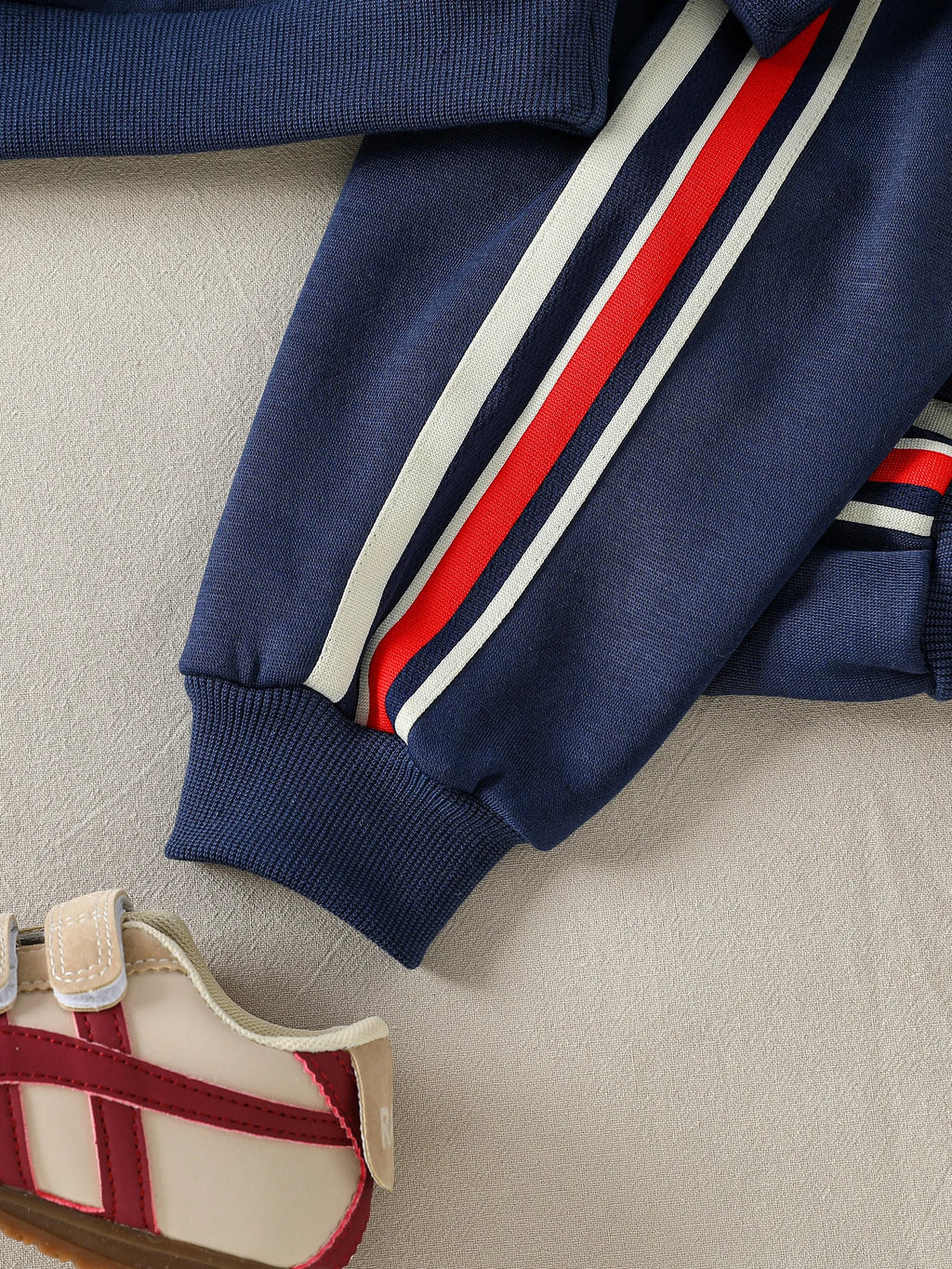 2 uds 2025 nuevo estilo Otoño Invierno bebés sudadera de manga larga y pantalón traje deportivo Casual conjunto de ropa de moda occidental para 1-3 años