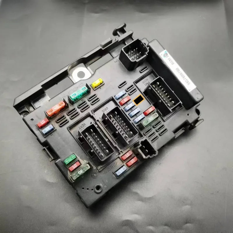 Caja de fusibles de capó auténtica usada, controlador de montaje de unidad BSM R05 9666700480 para Peugeot 307 308 408 Citroen C4 Berlingo