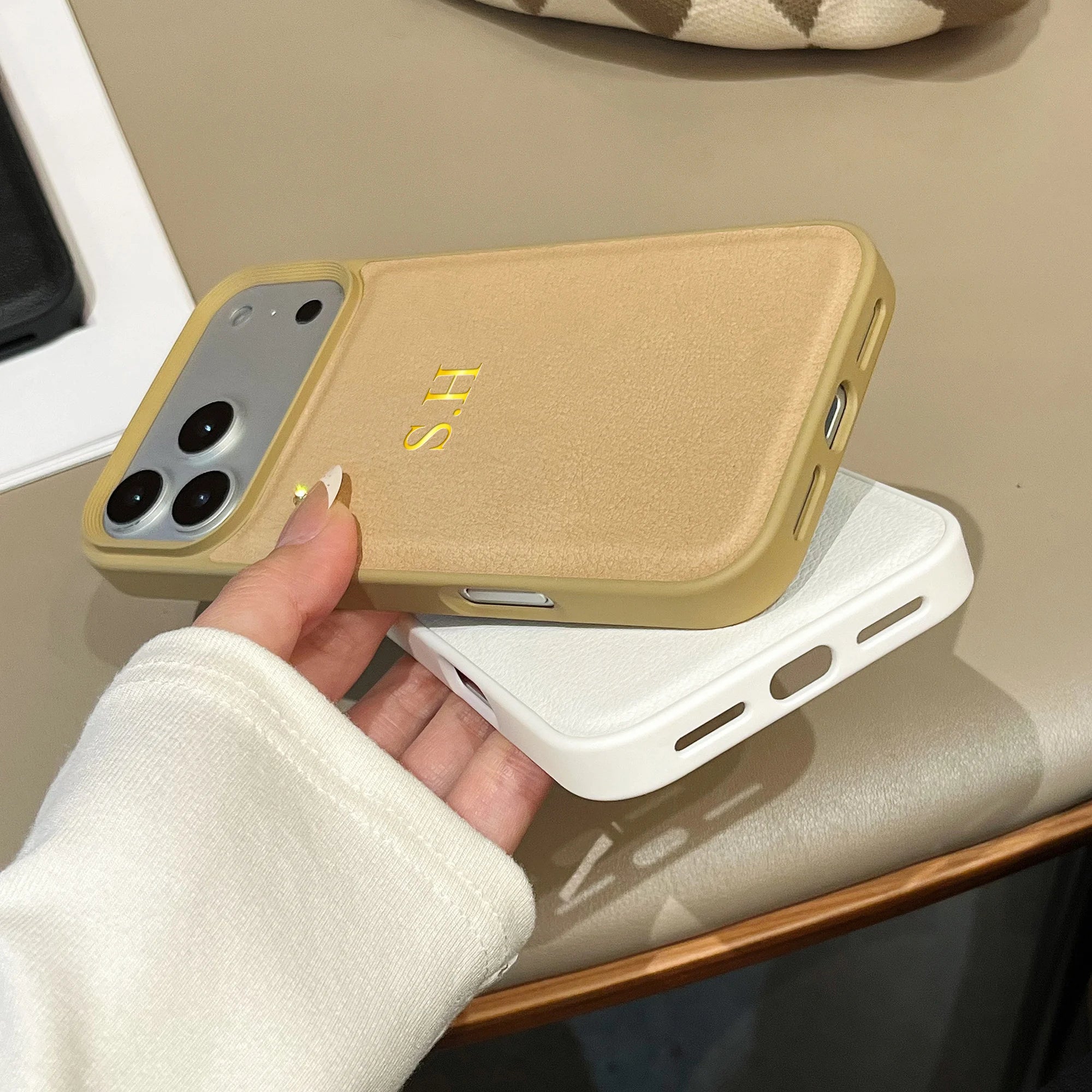 Funda de piel sintética de lujo con nombre personalizado para iPhone 17 16 15 14 13 12 11 Pro Max Plus Air Hot Gold Foil letra grabada