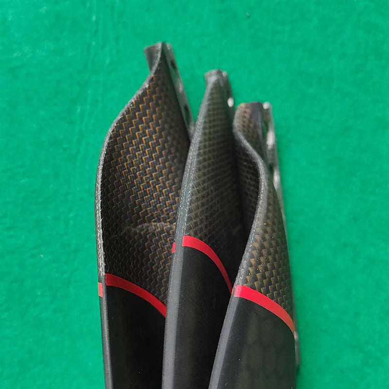 Aletas de surf YF Wave-like, talla M, hechas de fibra de carbono con diseño de panal negro y te lo mereces.