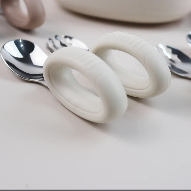 Nuevo Juego de Tenedores y Cucharas de Acero Inoxidable para Bebés, con Mango Corto Fácil de Agarrar y Puntas de Silicona para que los Niños Pequeños Aprendan a Masticar