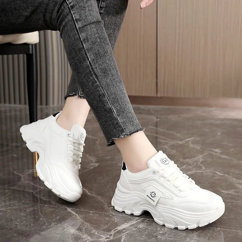 Zapatillas de deporte para mujer, zapatos de cuero con aumento de altura, zapatos informales con cordones a la moda, zapatos vulcanizados para exteriores, zapatos de plataforma de diseñador para mujer