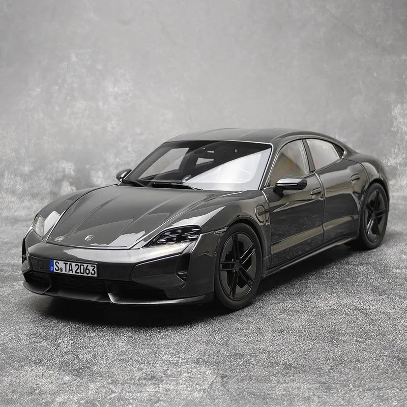 NOREV Escala 1/18 Taycan Turbo S (2024) – Coche deportivo totalmente eléctrico, modelo de aleación, colección de regalos navideños, modelo de coche clásico fundido a presión