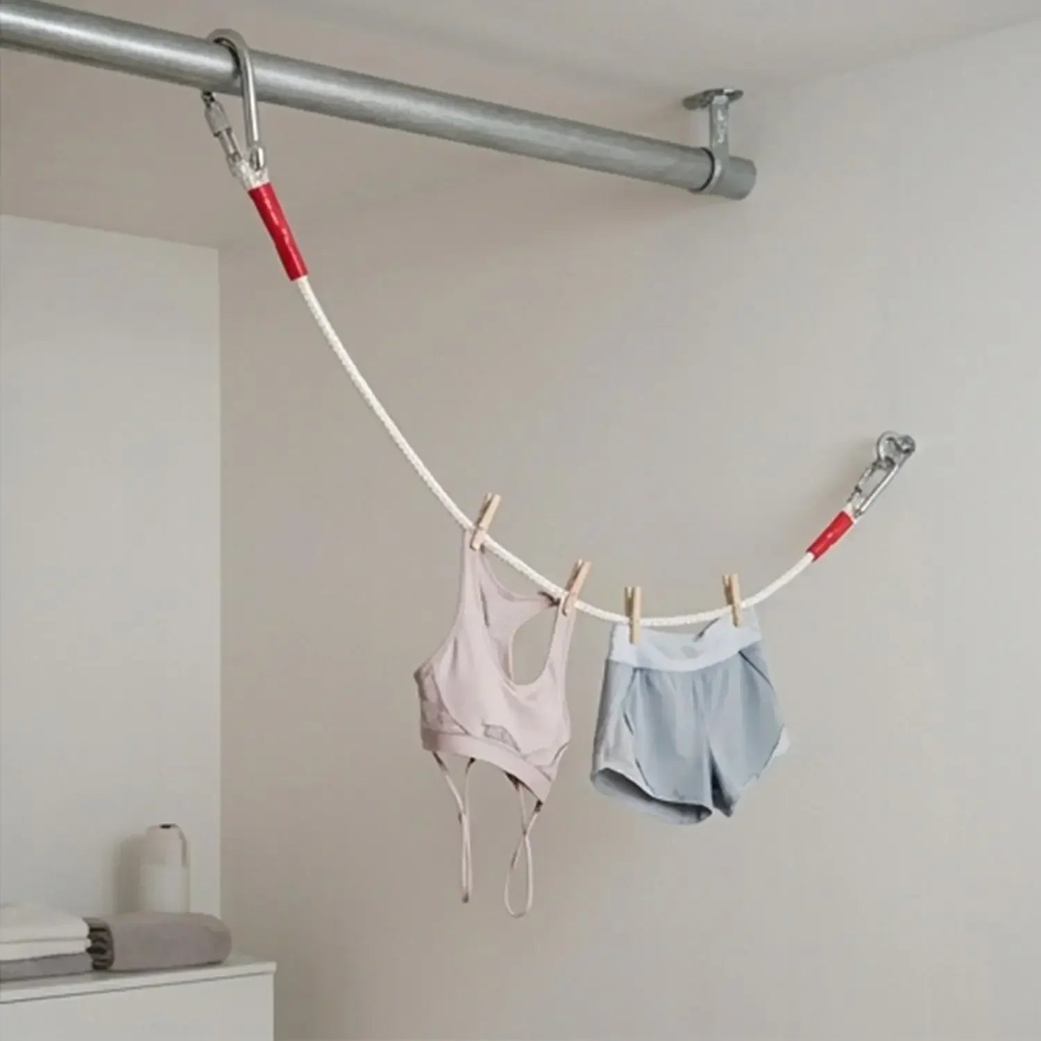 Cuerda de lavandería portátil a prueba de viento con núcleo de alambre de acero para secar ropa, ideal para camping y viajes al aire libre, con doble mosquetón.