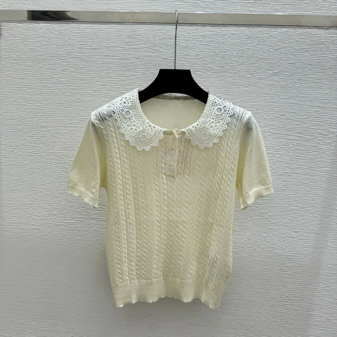 Camiseta de Alta Calidad para Mujer, Nueva Colección 2026, Informal, Moderna, de Manga Corta, Color Sólido, con Diseño de Encaje en el Cuello, xy26522203