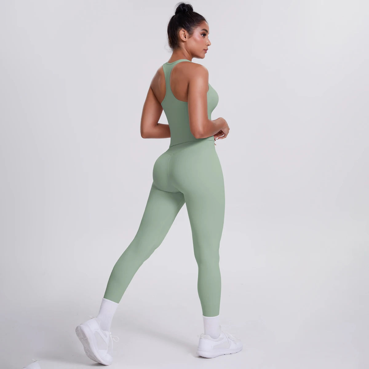 Hamidou - Conjunto de yoga de 2 piezas para mujer: leggings de fitness de secado rápido con efecto push-up y top deportivo con espalda en I de color liso.