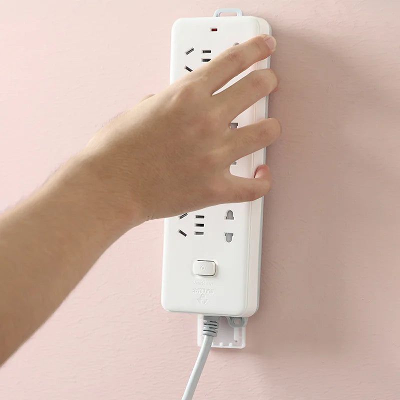 Soporte montado en la pared, fijador de enchufe sin perforaciones, fijador de enchufe autoadhesivo, soporte para regleta de alimentación, estante organizador de cables