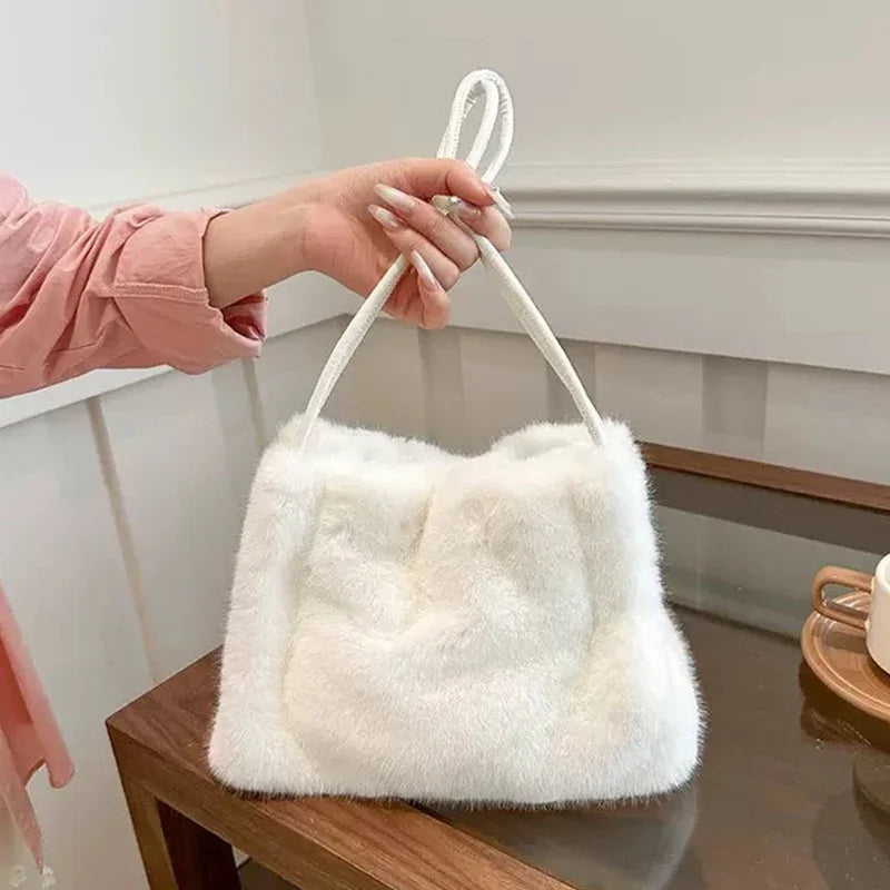 Nuevo bolso de mano de felpa para Otoño e Invierno, bolso de compras cruzado con cadena de Color sólido versátil, bolsos de mensajero con cadena de nuevo diseño para mujer