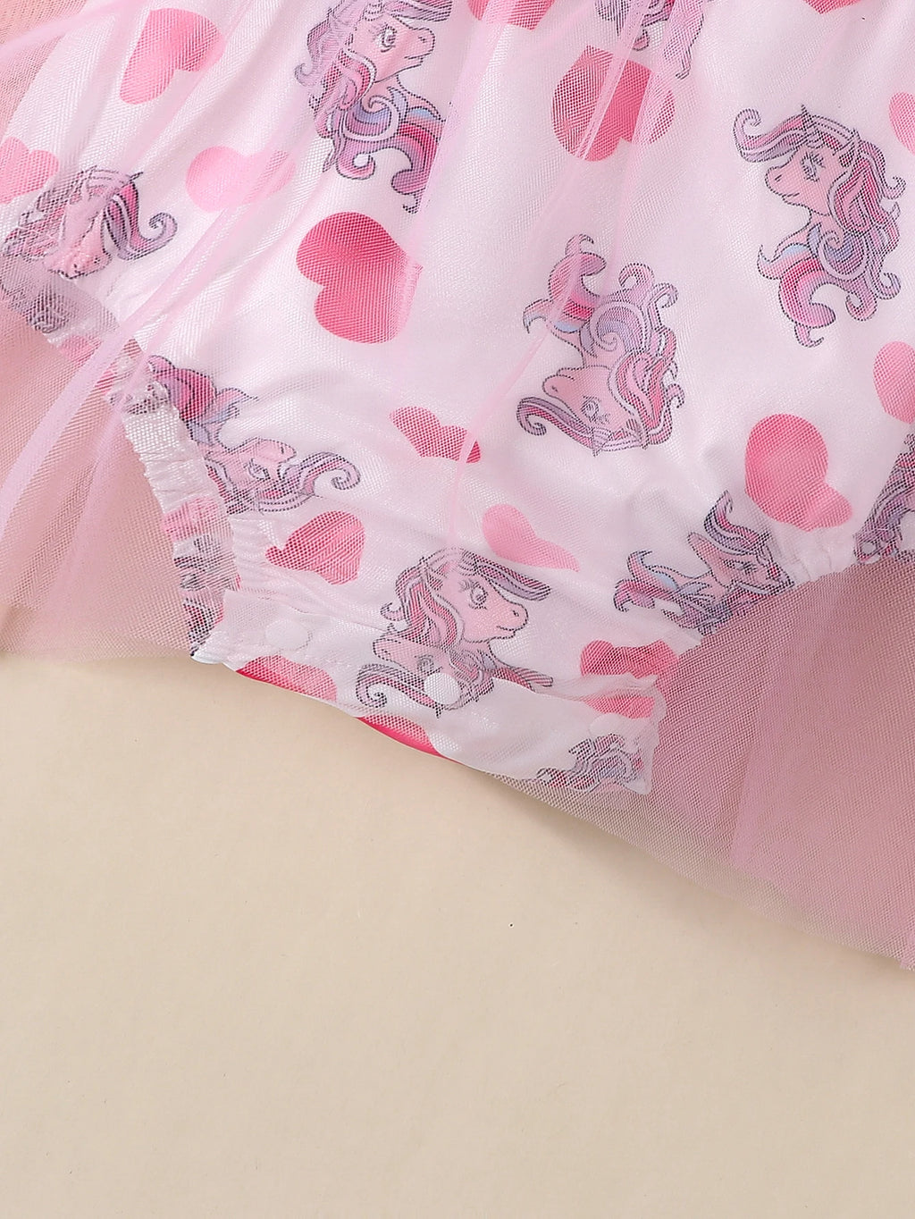    Bebé niña lindo casual amor impreso empalme correa de malla mono triangular (incluido accesorios para el cabello) verano