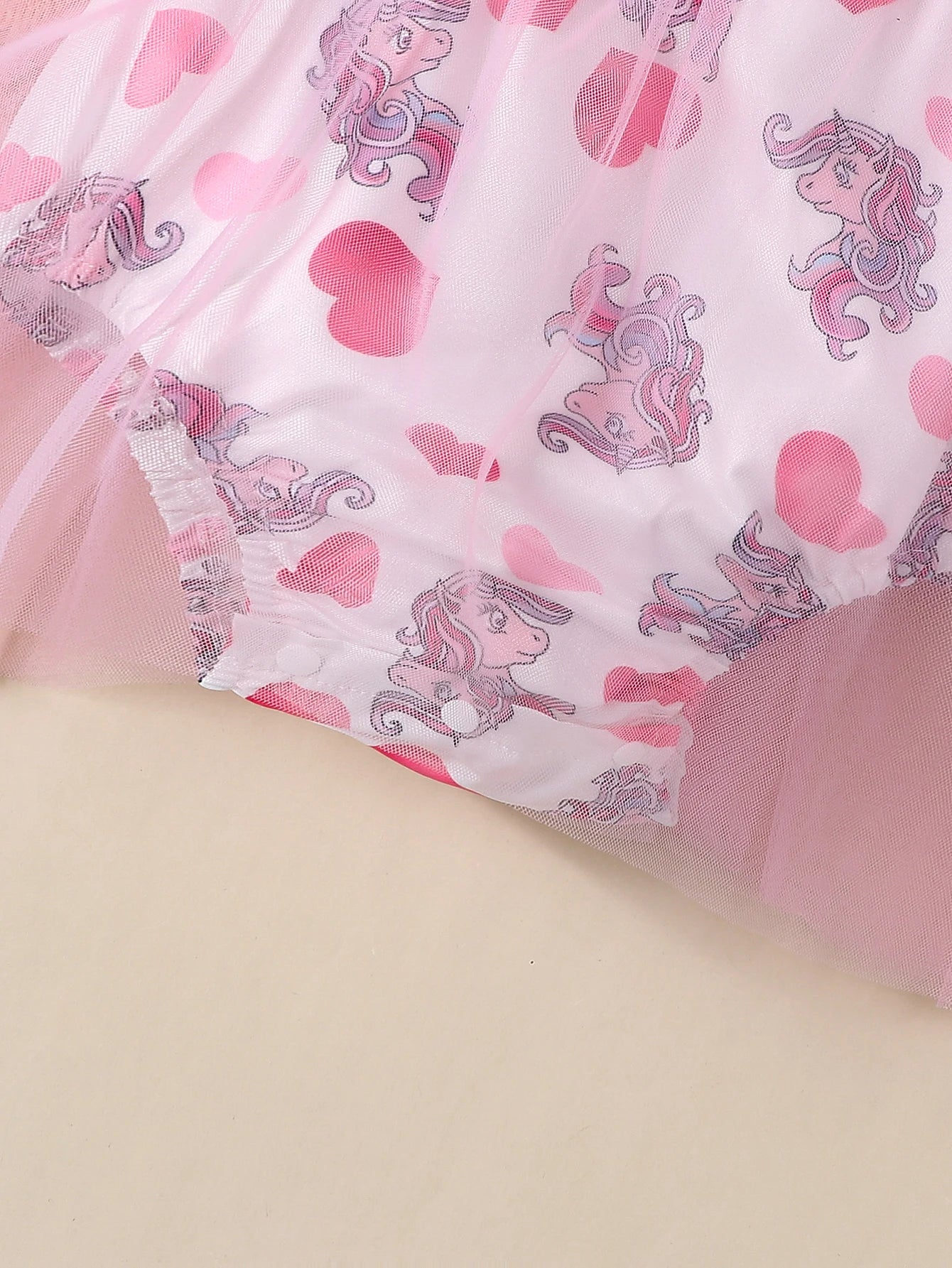    Bebé niña lindo casual amor impreso empalme correa de malla mono triangular (incluido accesorios para el cabello) verano