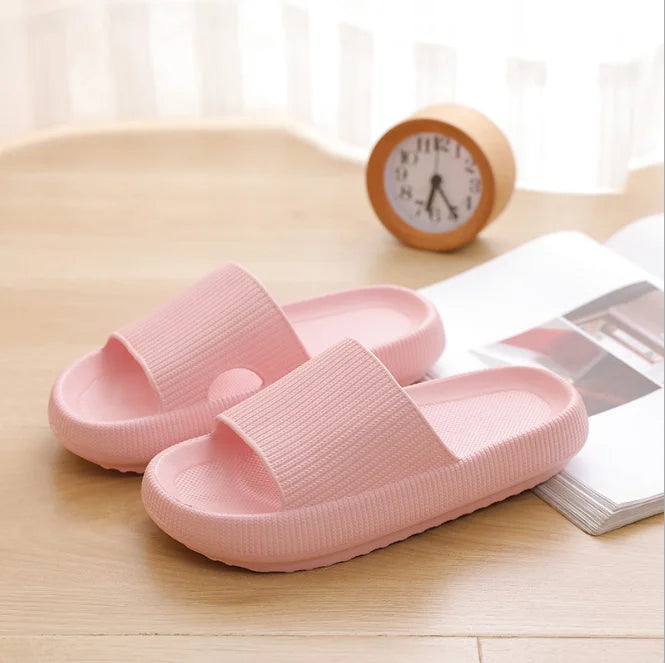 Zapatillas de nube con plataforma gruesa para mujer, sandalias deslizantes con almohada de suela blanda Eva para interior del hogar, chanclas de playa antideslizantes de verano 2025