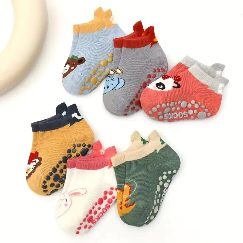 6 pares de calcetines antideslizantes para niños y niñas con lindos estampados de animales de dibujos animados, calcetines cómodos y transpirables para bebés.
