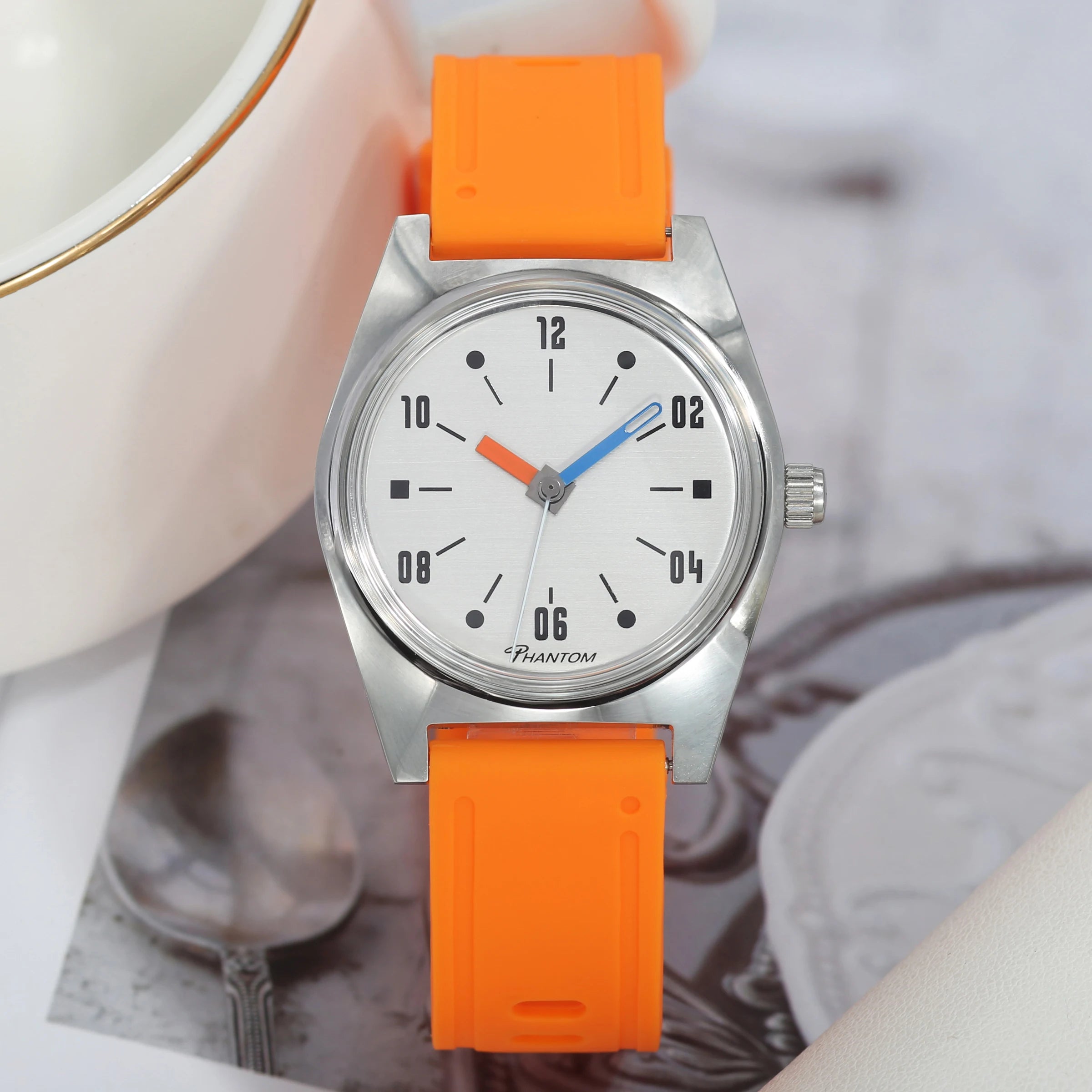 Un regalo pensado. Movimiento de cuerda manual de 36 mm. Reloj mecánico favorito de los hombres jóvenes con un diseño Bauhaus moderno.