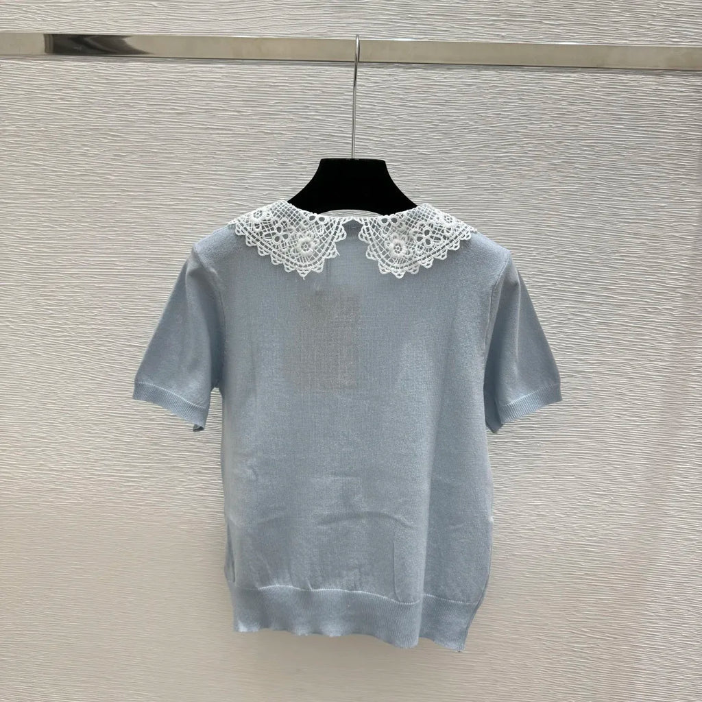 Camiseta de Alta Calidad para Mujer, Nueva Colección 2026, Informal, Moderna, de Manga Corta, Color Sólido, con Diseño de Encaje en el Cuello, xy26522203