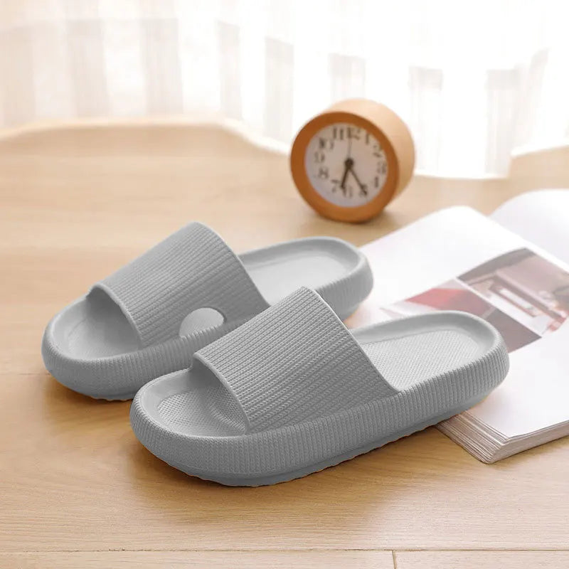 Zapatillas de nube con plataforma gruesa para mujer, sandalias deslizantes con almohada de suela blanda Eva para interior del hogar, chanclas de playa antideslizantes de verano 2025