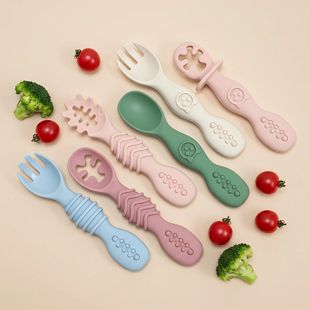 Juego de cucharas de silicona para bebé, 2 uds., diseño minimalista y elegante, accesorio para alimentar al bebé, lavable en lavavajillas, regalo ideal para bebé