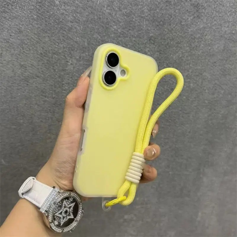 Funda de teléfono transparente de caramelo mate suave para iPhone 17 16 Pro Max 15 14 13 12 11 XS X 7 8 Plus 16e cubierta de cordón con correa para muñeca