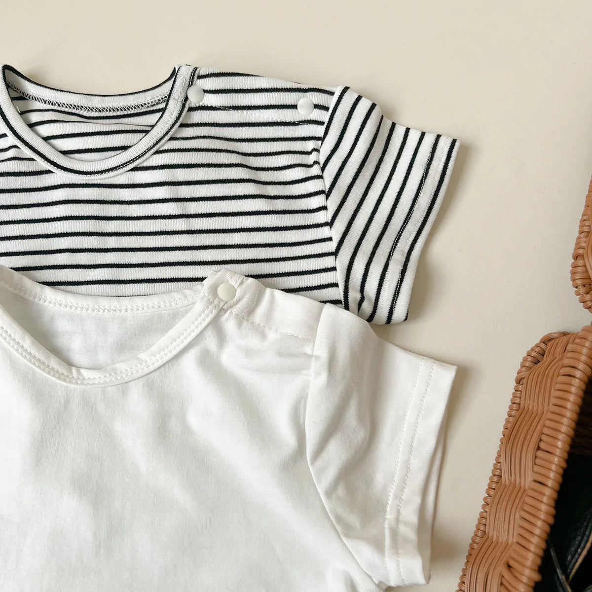 Conjunto de ropa UNITIM coreano de verano para bebés, camisetas de manga corta de algodón con tirantes, pantalones cortos finos, trajes para niños pequeños, 2 uds.