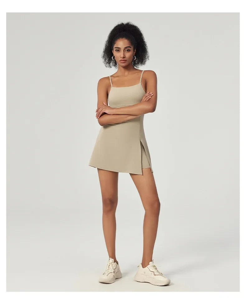 Vestido de tenis moderno SharpStar para mujer con pantalones cortos, vestido deportivo para bádminton y golf con almohadillas en el pecho, conjunto deportivo ajustado con abertura, vestido deportivo.
