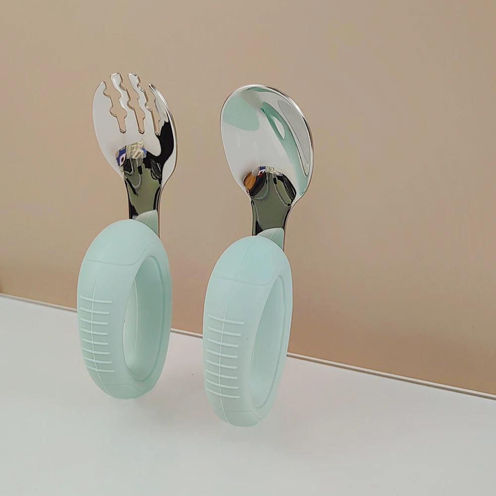 Nuevo Juego de Tenedores y Cucharas de Acero Inoxidable para Bebés, con Mango Corto Fácil de Agarrar y Puntas de Silicona para que los Niños Pequeños Aprendan a Masticar