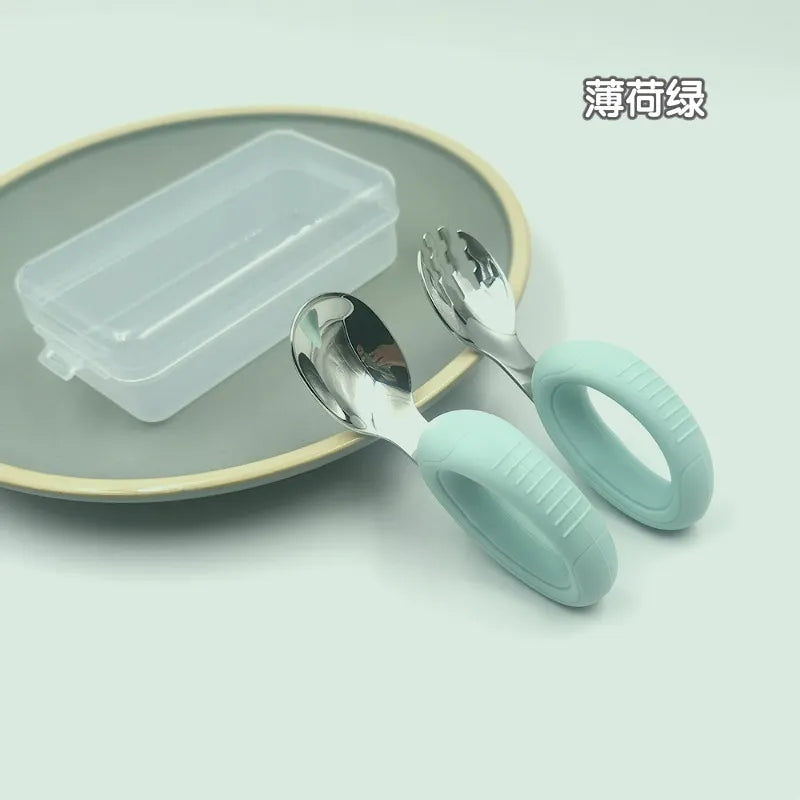 Nuevo Juego de Tenedores y Cucharas de Acero Inoxidable para Bebés, con Mango Corto Fácil de Agarrar y Puntas de Silicona para que los Niños Pequeños Aprendan a Masticar