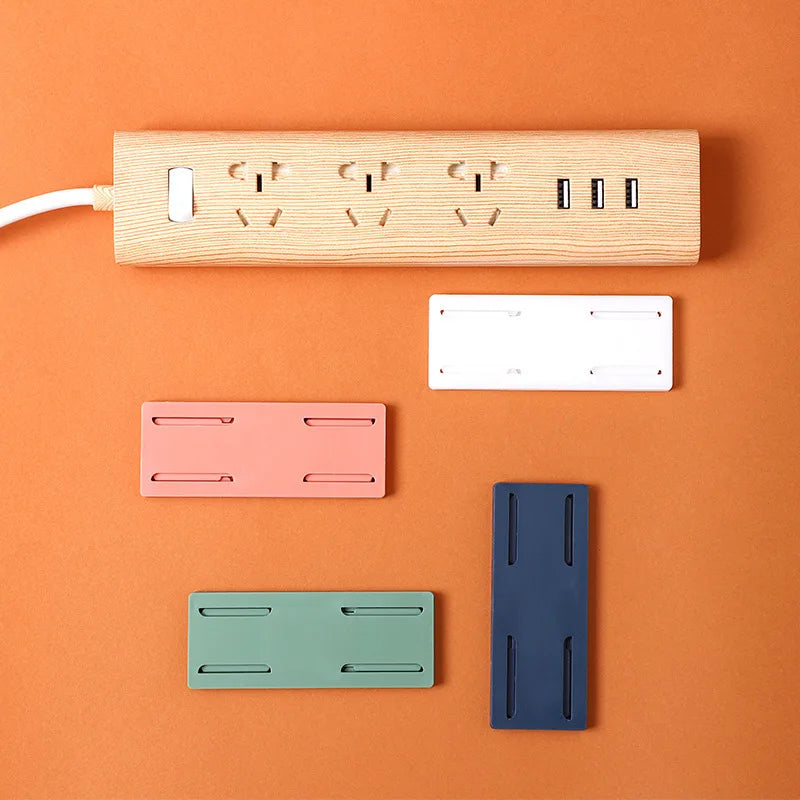 Soporte montado en la pared, fijador de enchufe sin perforaciones, fijador de enchufe autoadhesivo, soporte para regleta de alimentación, estante organizador de cables